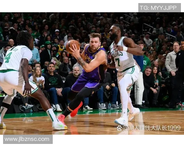 湖人球星分享对中国足球比赛的看法与期待 提升水平的建议与观点